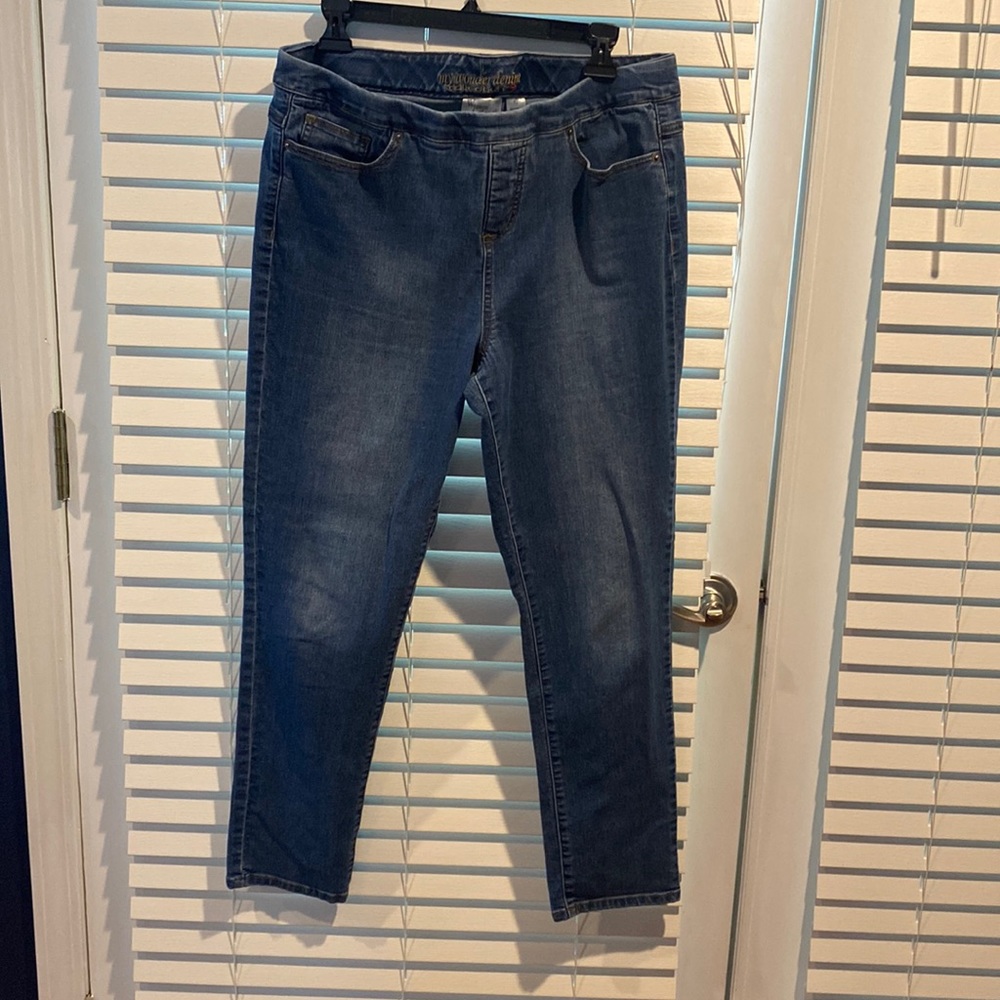 Women in control medium wash tummy control jeans